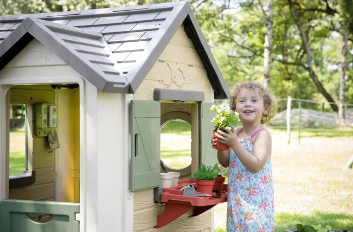 Cabane de jardin Smoby en plastique pour enfant