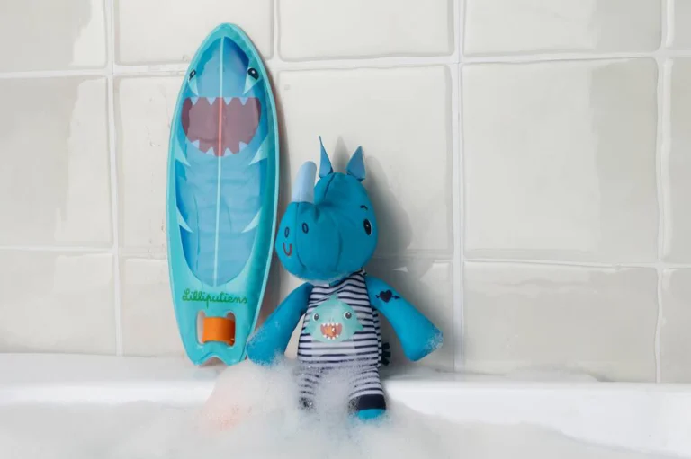 Surfeur Magique Lilliputiens (Marius, Alice, Joe)